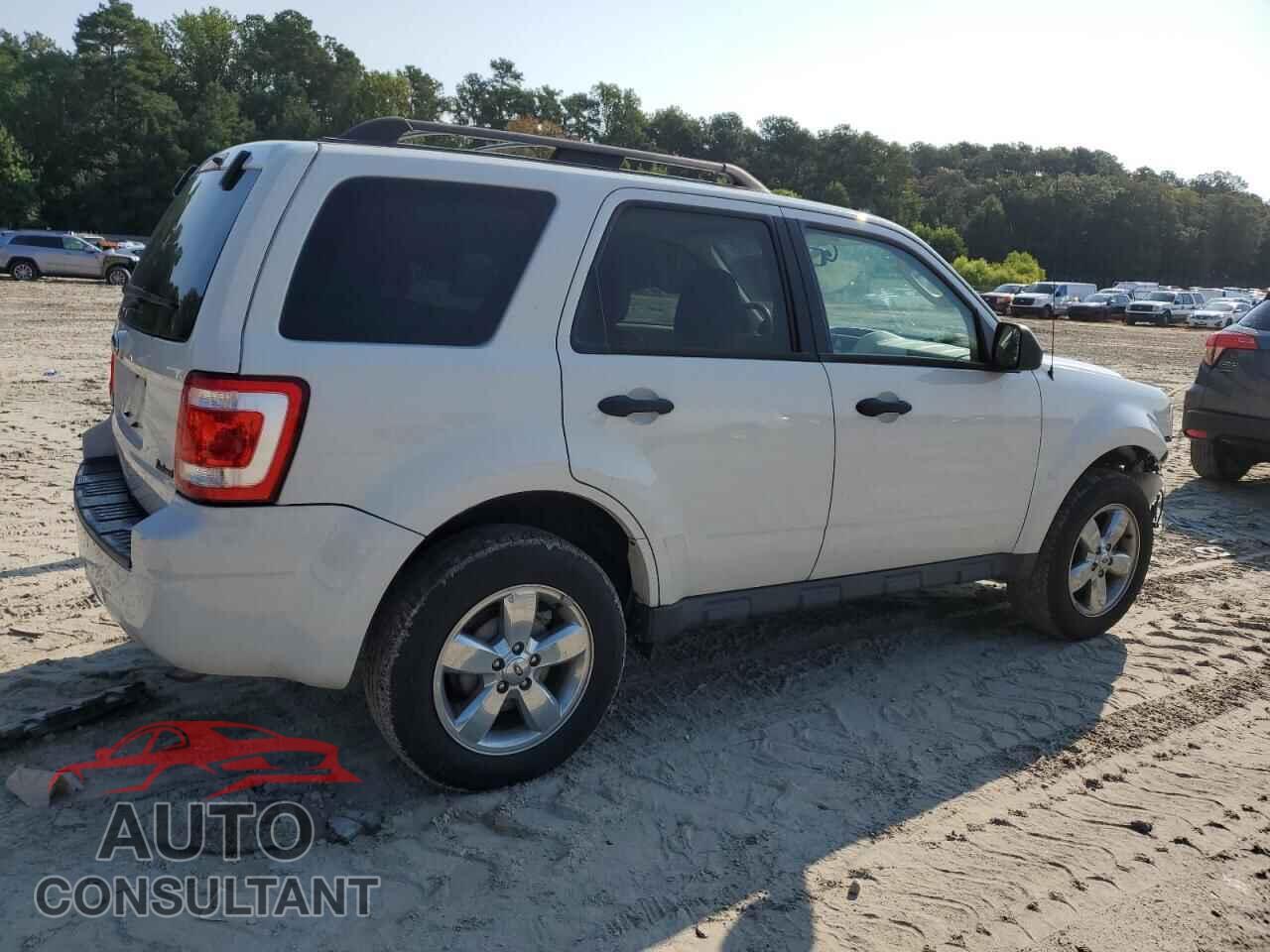 FORD ESCAPE 2011 - 1FMCU0D76BKA79413