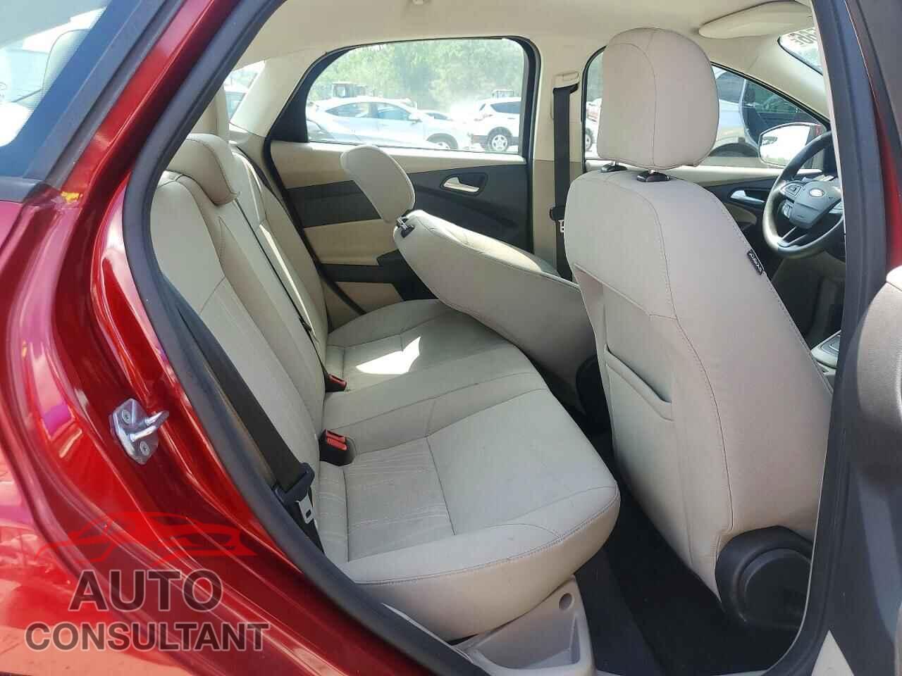 FORD FOCUS 2017 - 1FADP3F21HL209013