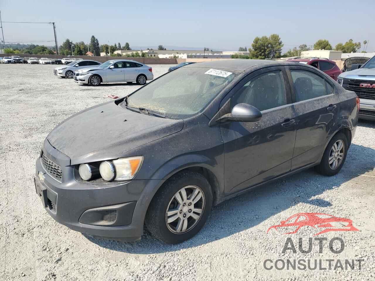 CHEVROLET SONIC 2013 - 1G1JC5SB2D4144499