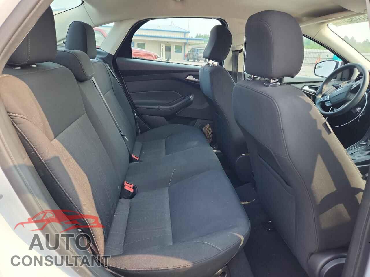 FORD FOCUS 2016 - 1FADP3F20GL400789