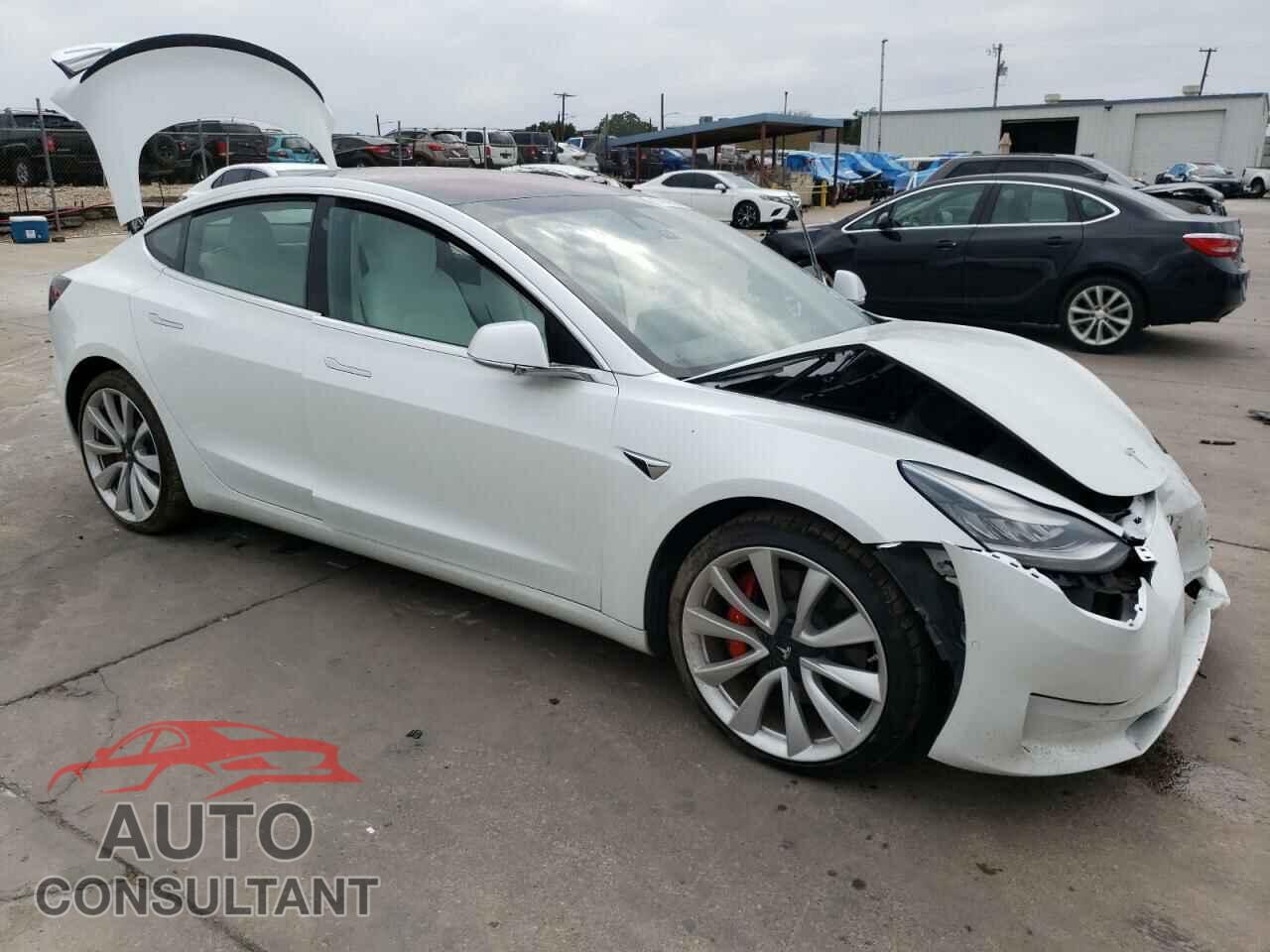 TESLA MODEL 3 2018 - 5YJ3E1EB8JF081637