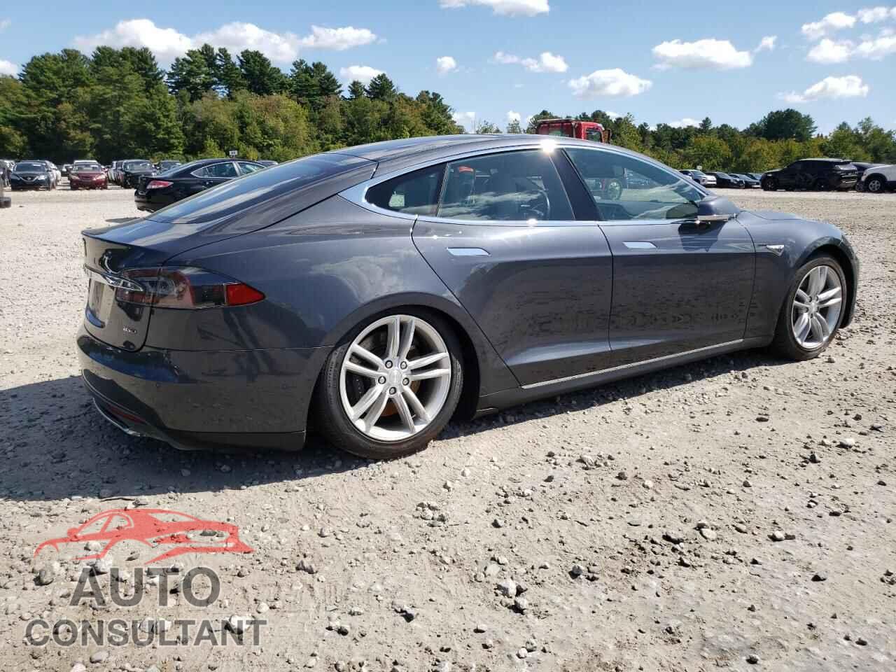 TESLA MODEL S 2015 - 5YJSA1E22FF112492