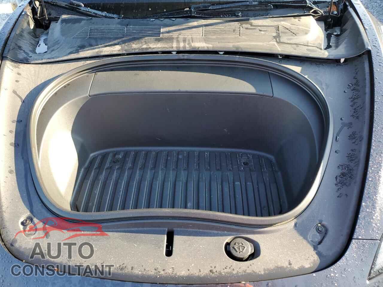 TESLA MODEL 3 2024 - 5YJ3E1EA8RF757636