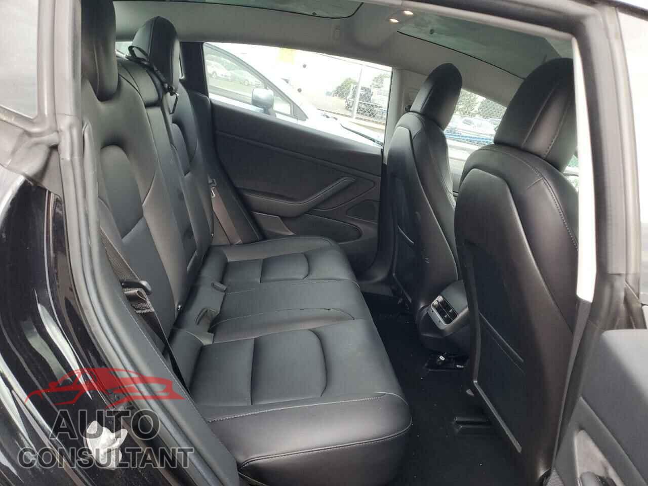 TESLA MODEL 3 2018 - 5YJ3E1EB6JF071611