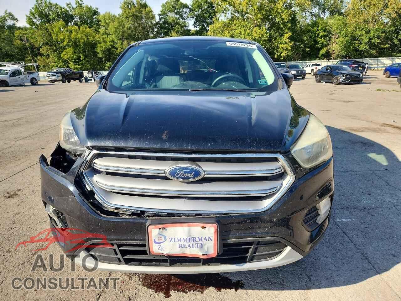 FORD ESCAPE 2017 - 1FMCU9GD5HUD99261