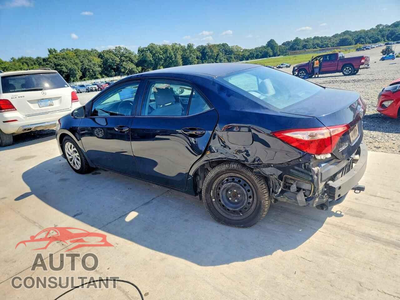 TOYOTA COROLLA 2018 - 5YFBURHE6JP819829