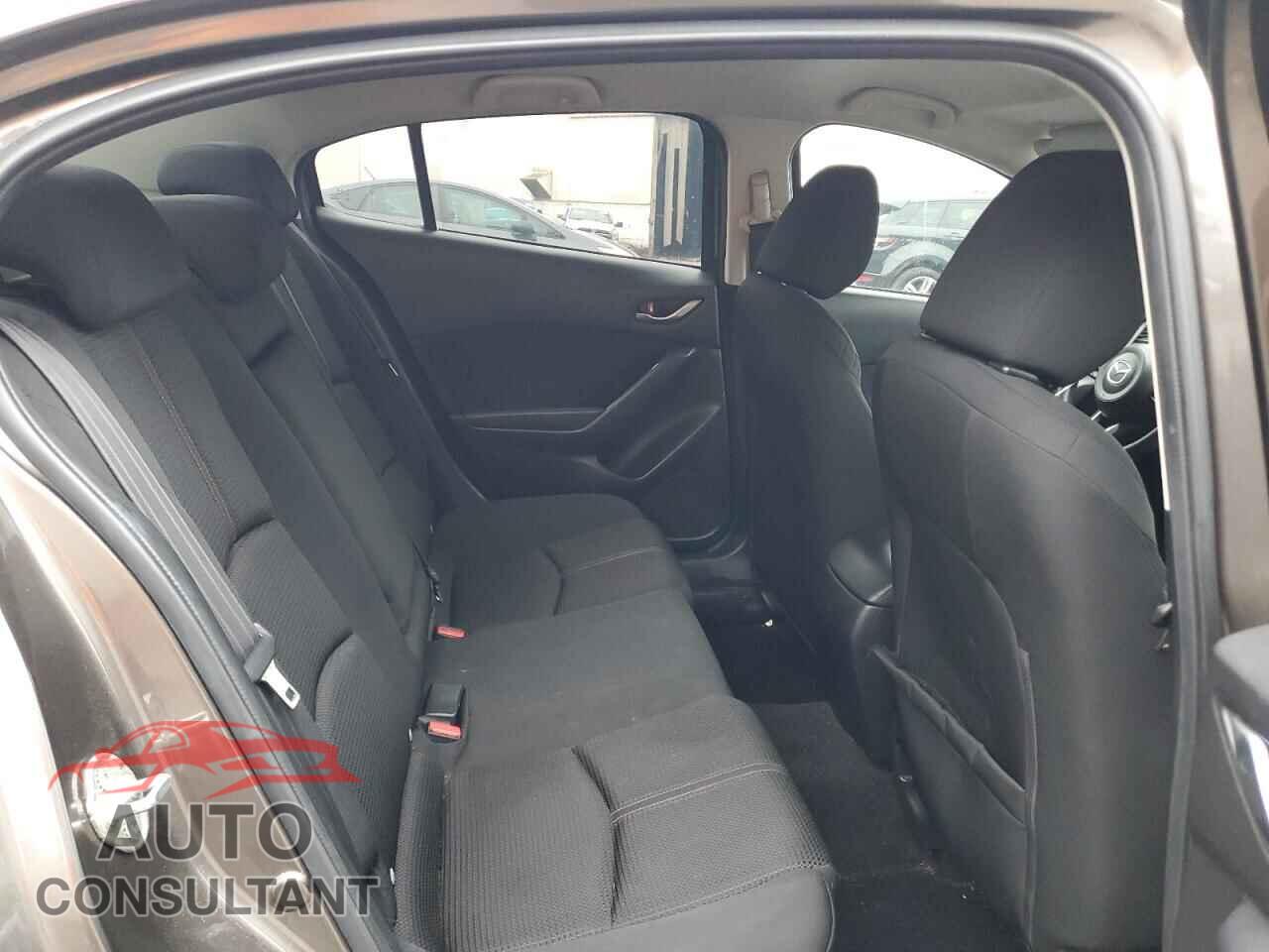 MAZDA 3 2018 - 3MZBN1U79JM175043