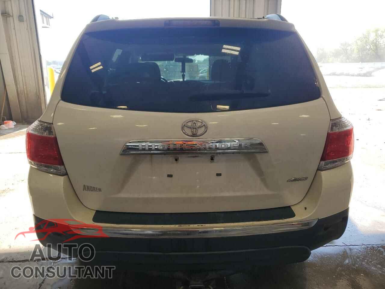 TOYOTA HIGHLANDER 2013 - 5TDBK3EH8DS211470