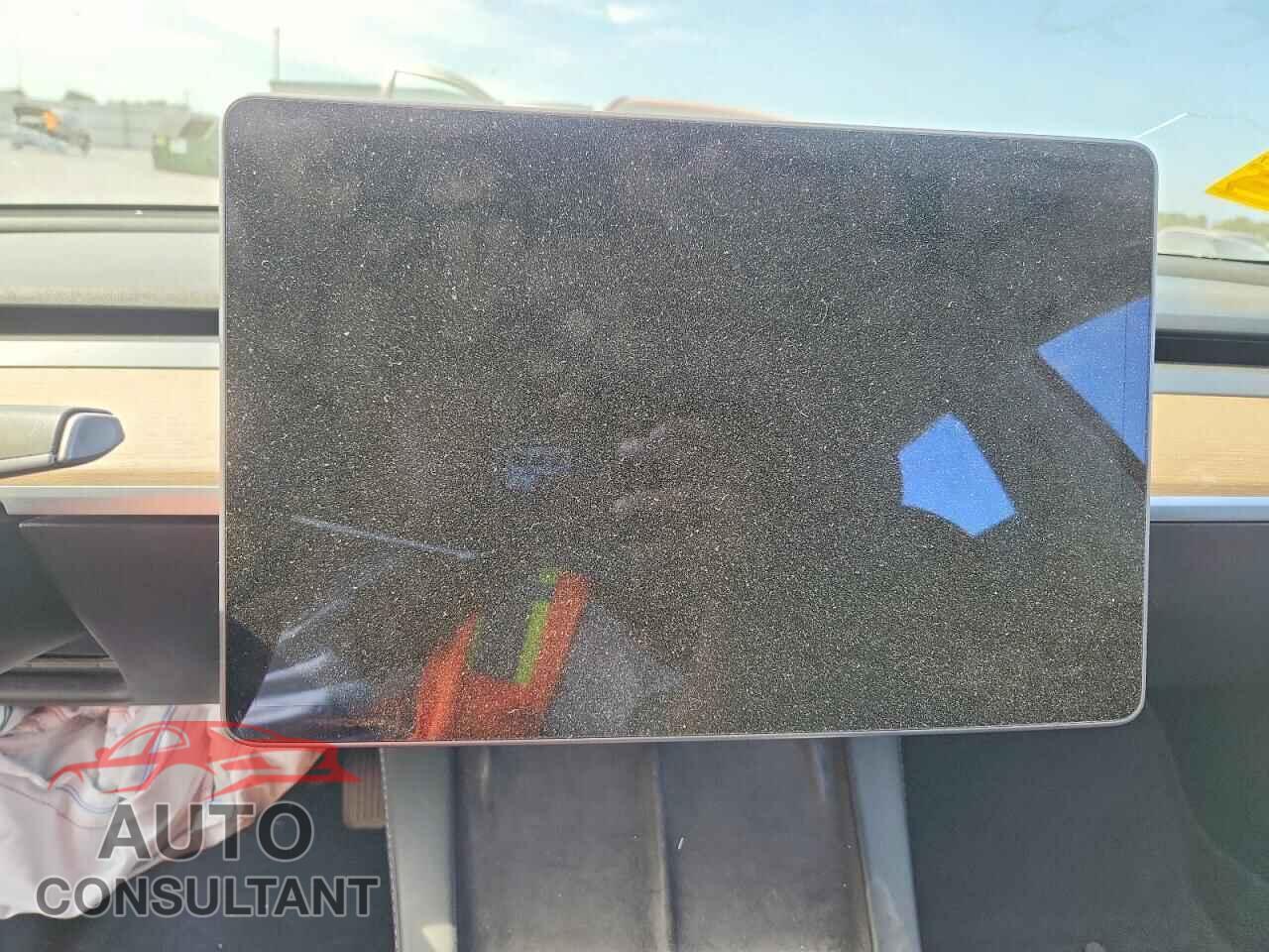 TESLA MODEL 3 2022 - 5YJ3E1EA4NF192103