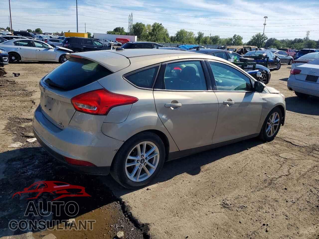 FORD FOCUS 2016 - 1FADP3K2XGL203926
