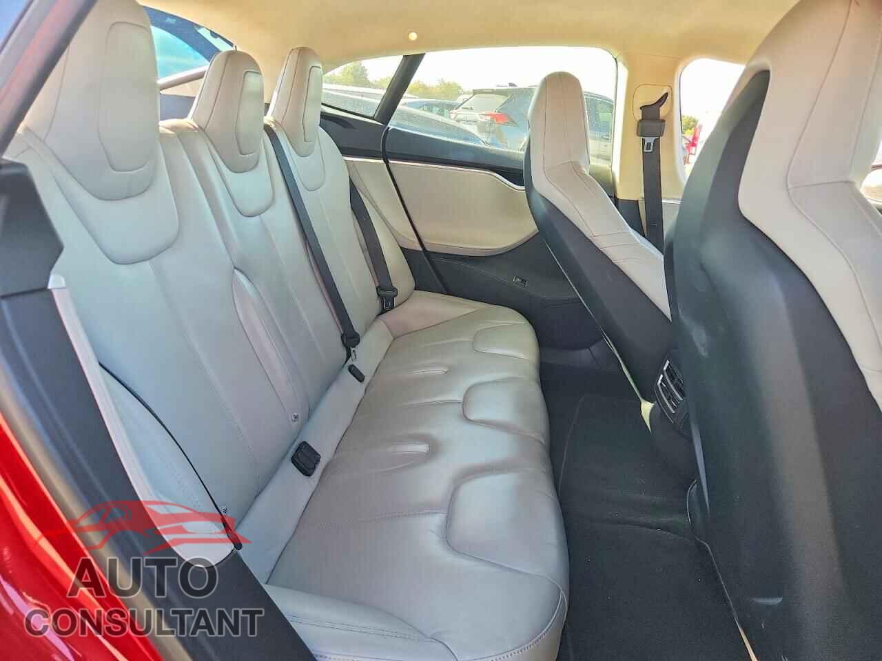 TESLA MODEL S 2015 - 5YJSA1E20FF116086