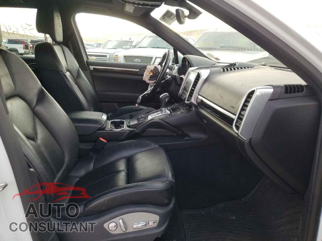 PORSCHE CAYENNE 2017 - WP1AA2A21HKA82574