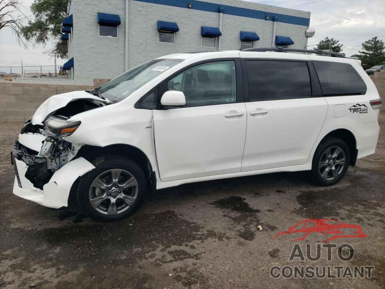 TOYOTA SIENNA 2019 - 5TDEZ3DC8KS215899