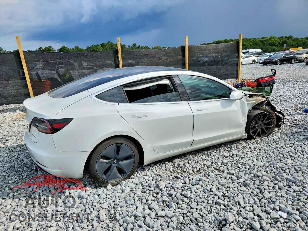 TESLA MODEL 3 2020 - 5YJ3E1EBXLF619659