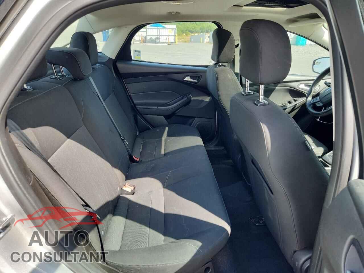 FORD FOCUS 2016 - 1FADP3F22GL348355