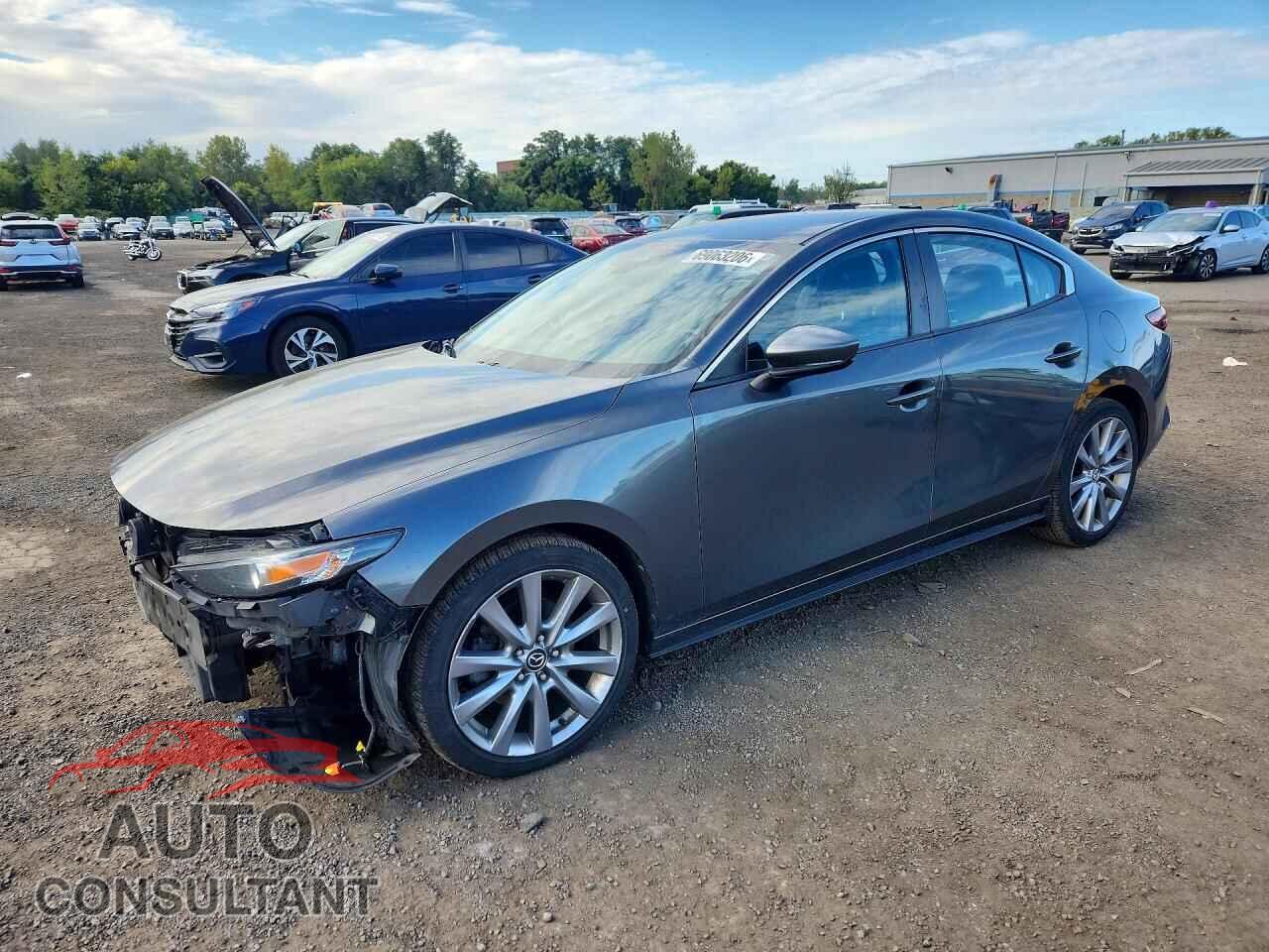 MAZDA 3 2019 - JM1BPBCM3K1113954