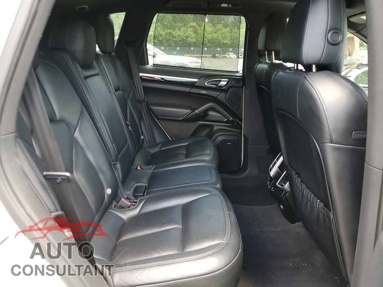 PORSCHE CAYENNE 2016 - WP1AA2A24GLA06582