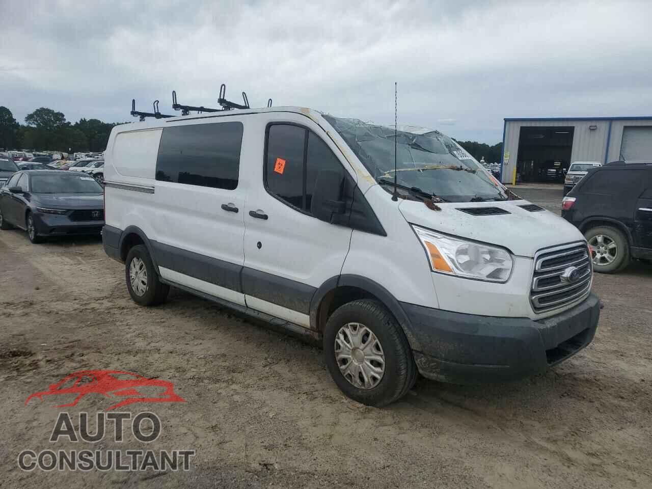 FORD TRANSIT 2017 - 1FTYR1YM0HKA87159