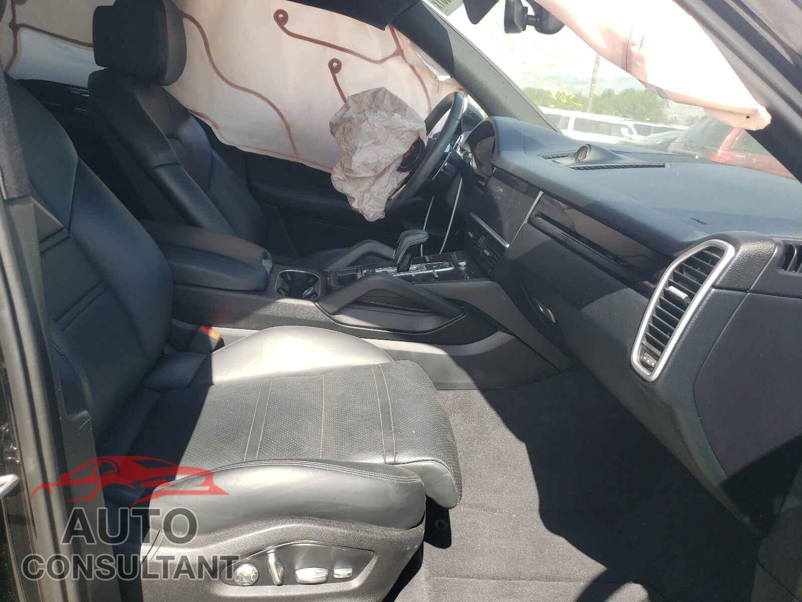 PORSCHE CAYENNE 2019 - WP1AA2AY8KDA15647