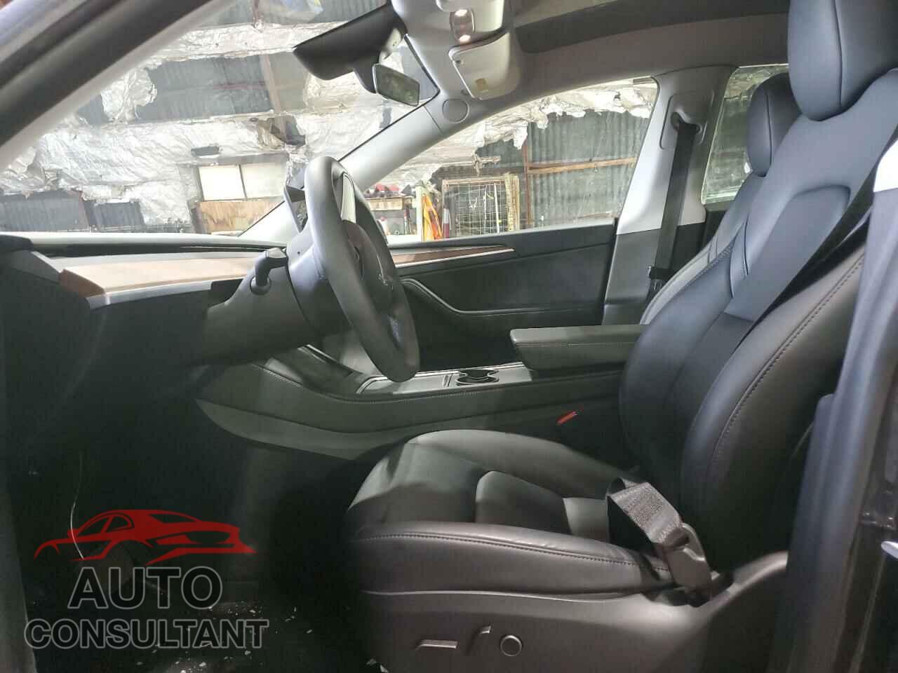 TESLA MODEL Y 2024 - 7SAYGDEE4RF154576