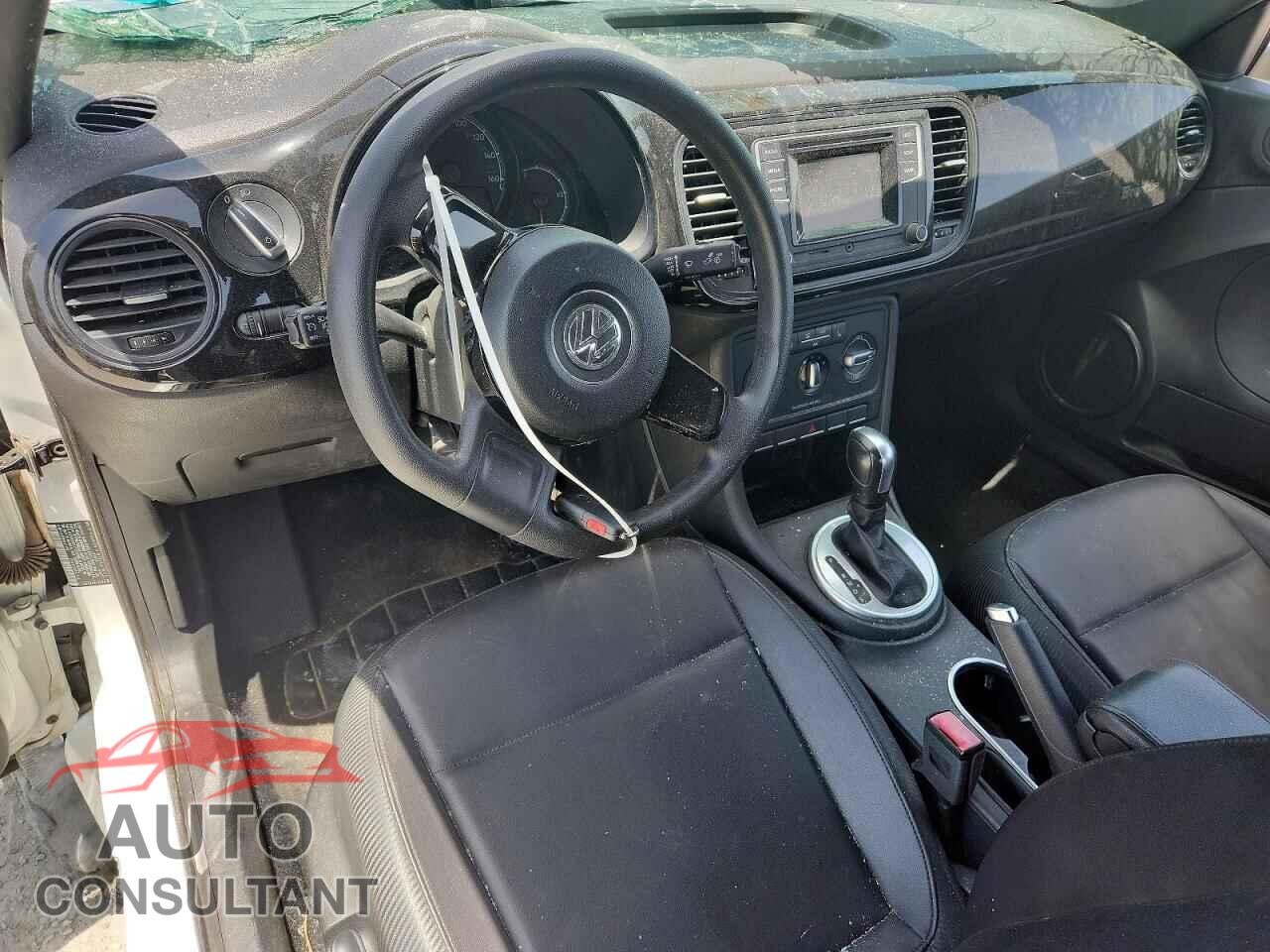 VOLKSWAGEN BEETLE 2017 - 3VWF17AT8HM628189