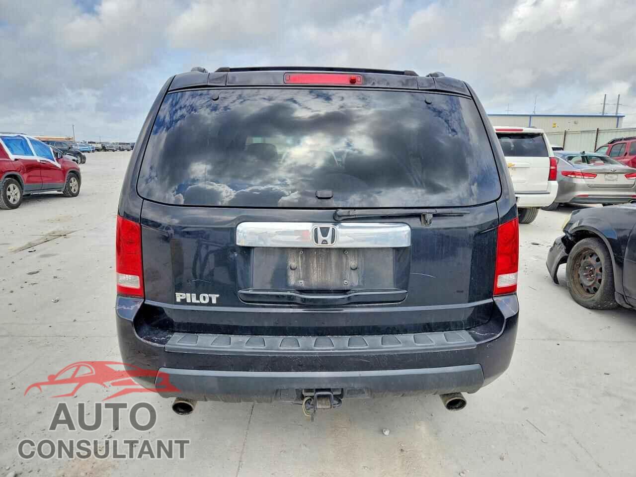 HONDA PILOT 2011 - 5FNYF3H46BB007520