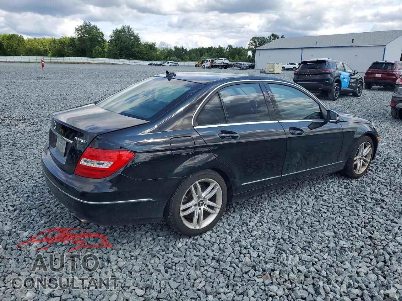 MERCEDES-BENZ C-CLASS 2012 - WDDGF8BB2CA669871