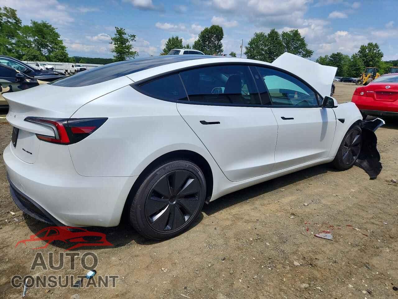 TESLA MODEL 3 2026 - 5YJ3E1EB2TF121214