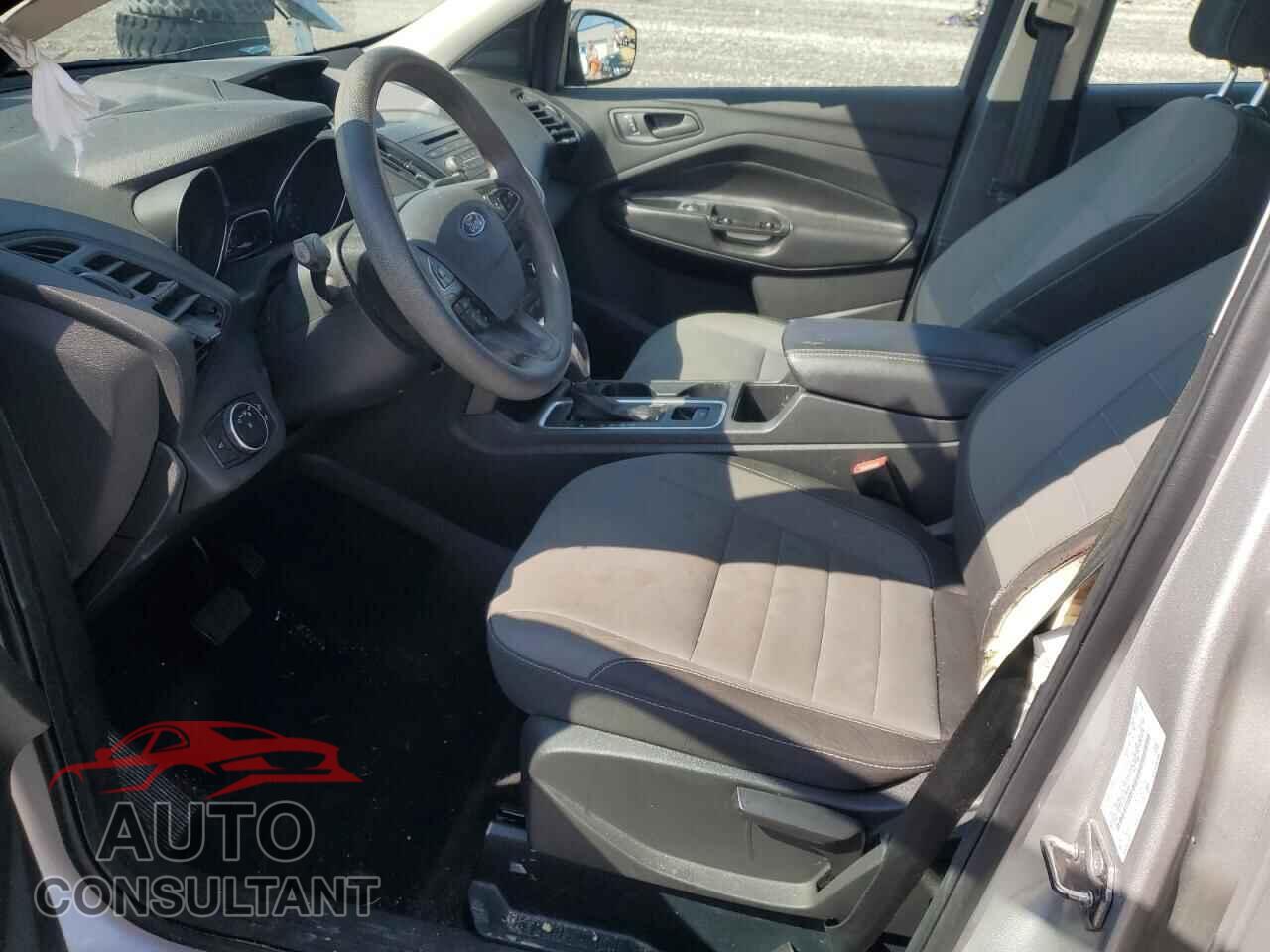 FORD ESCAPE 2017 - 1FMCU0F74HUB19644