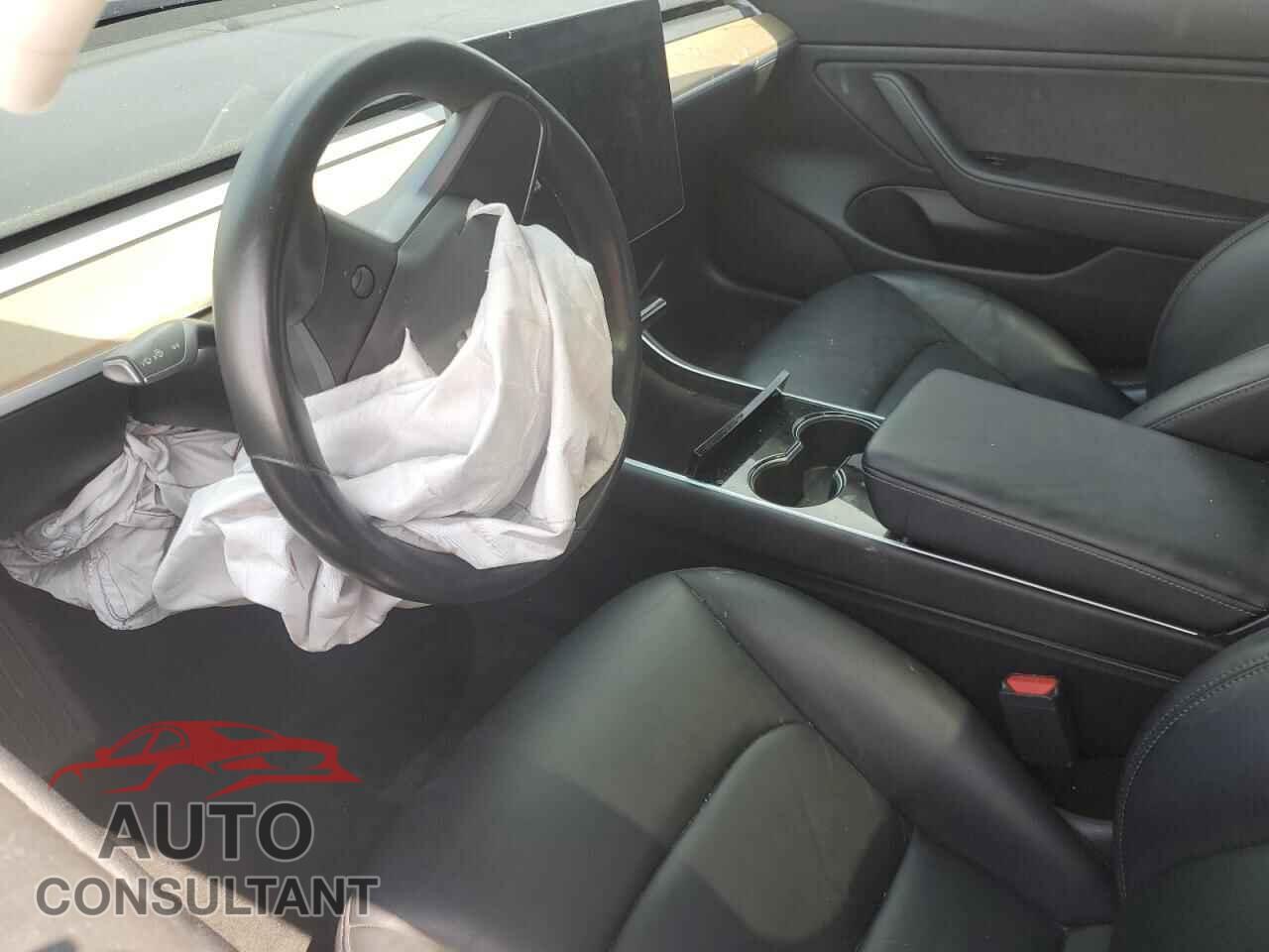 TESLA MODEL 3 2019 - 5YJ3E1EA2KF302755