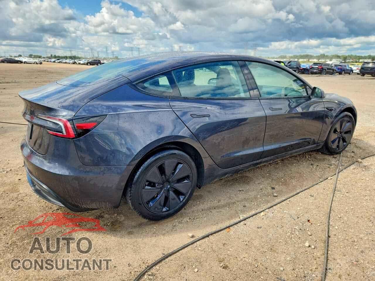 TESLA MODEL 3 2024 - 5YJ3E1EA9RF749092