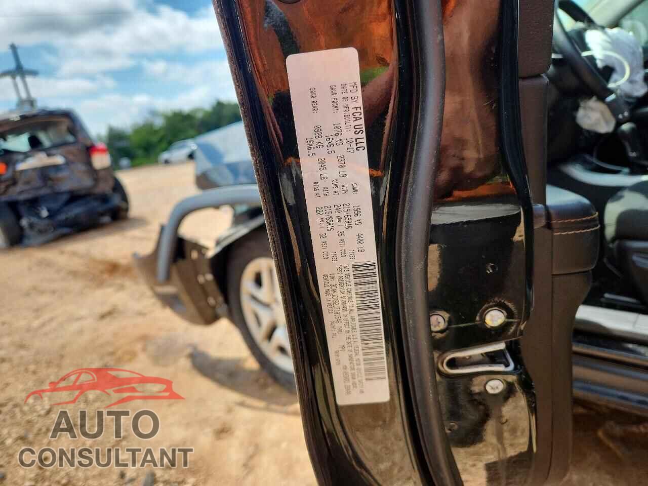 JEEP COMPASS 2018 - 3C4NJCAB2JT181546