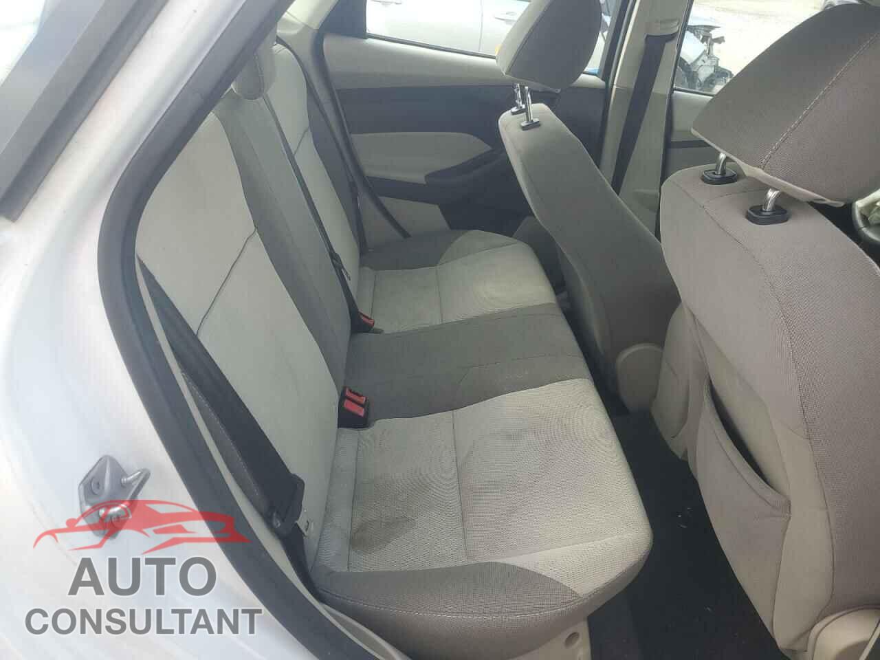 FORD FOCUS 2012 - 1FAHP3F22CL433157