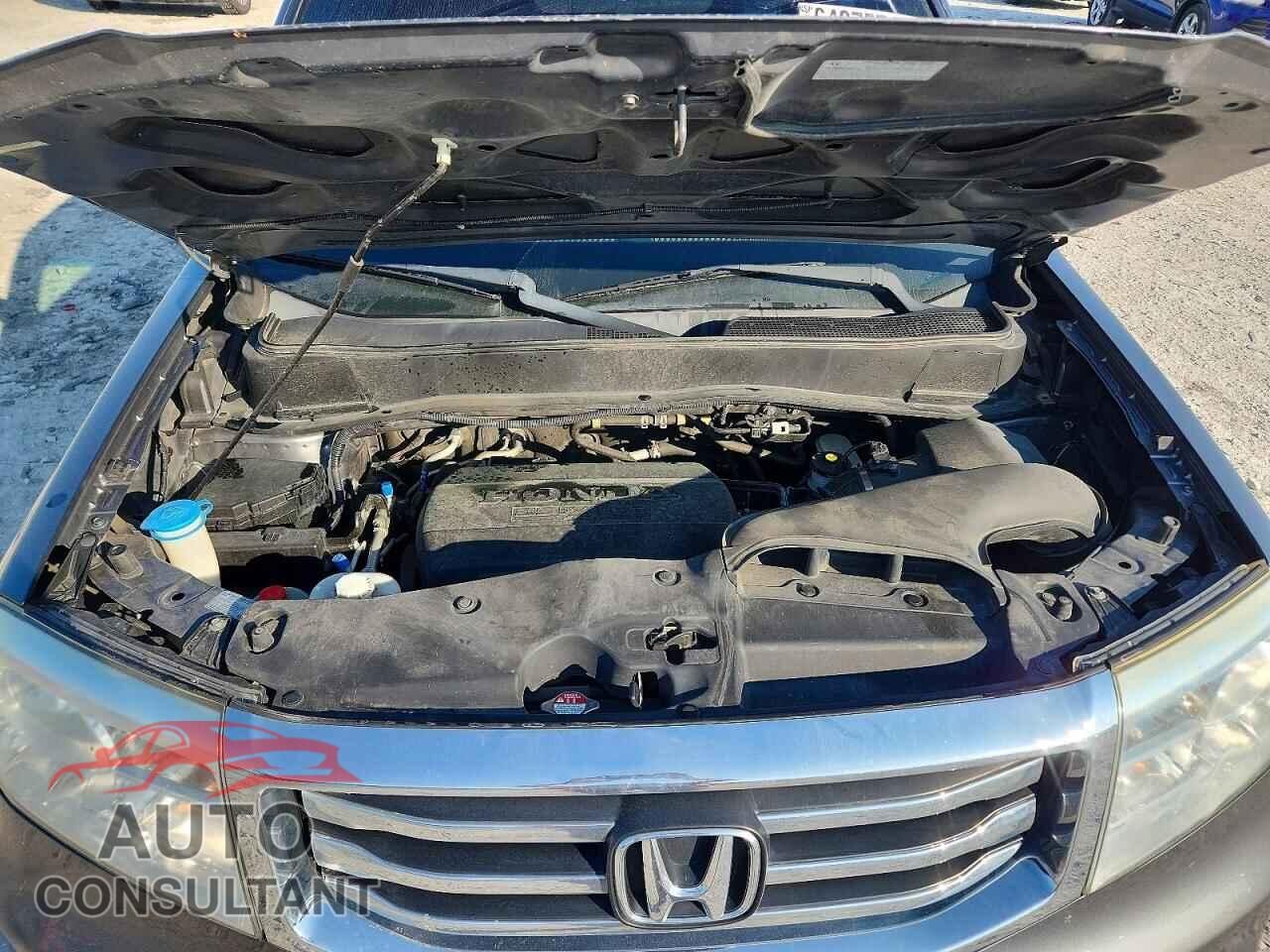 HONDA PILOT 2013 - 5FNYF4H52DB008598