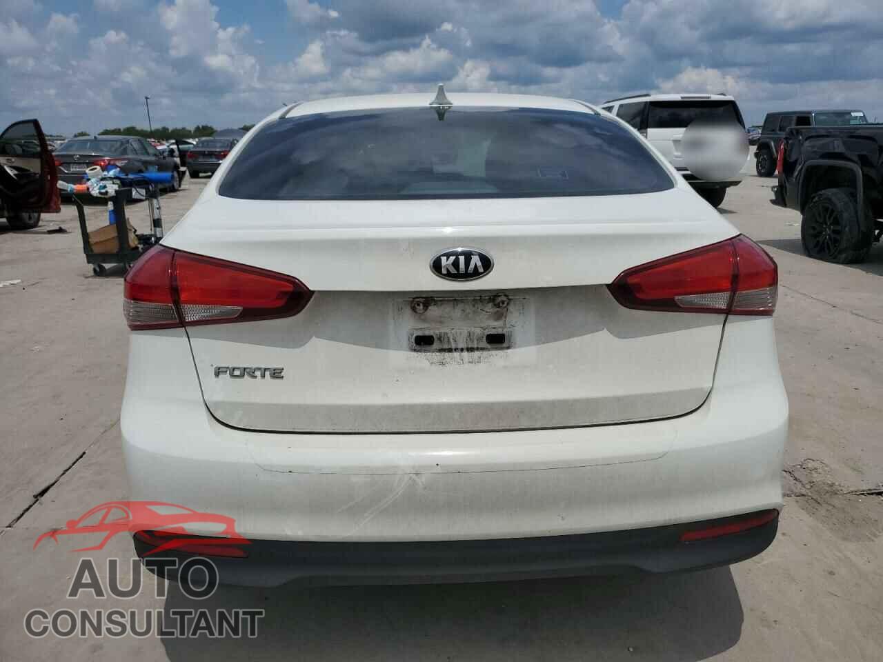 KIA FORTE 2017 - 3KPFK4A79HE068792