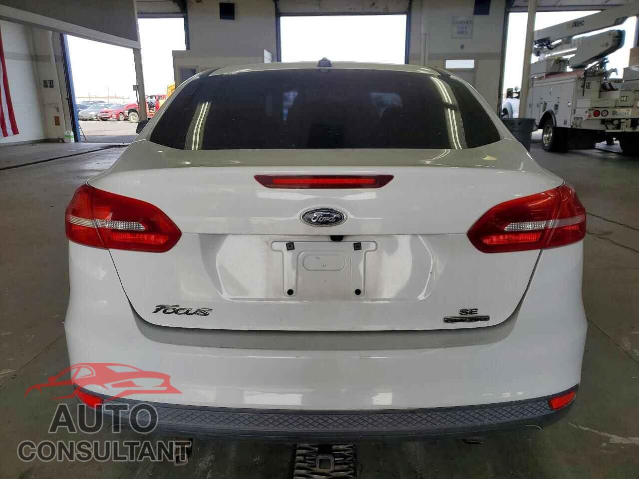 FORD FOCUS 2015 - 1FADP3F2XFL349154