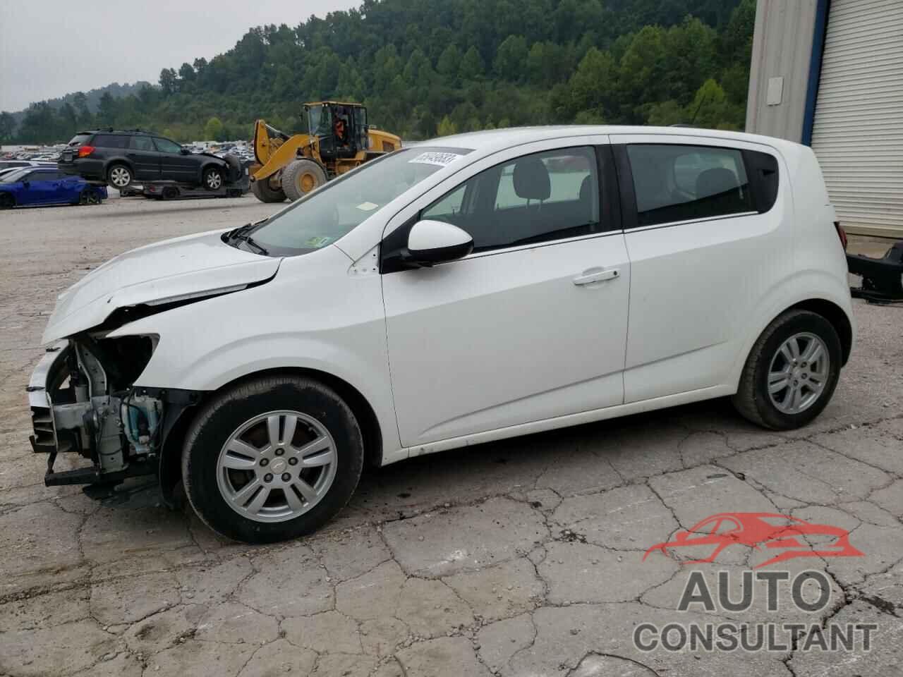 CHEVROLET SONIC 2015 - 1G1JC6SH4F4159776