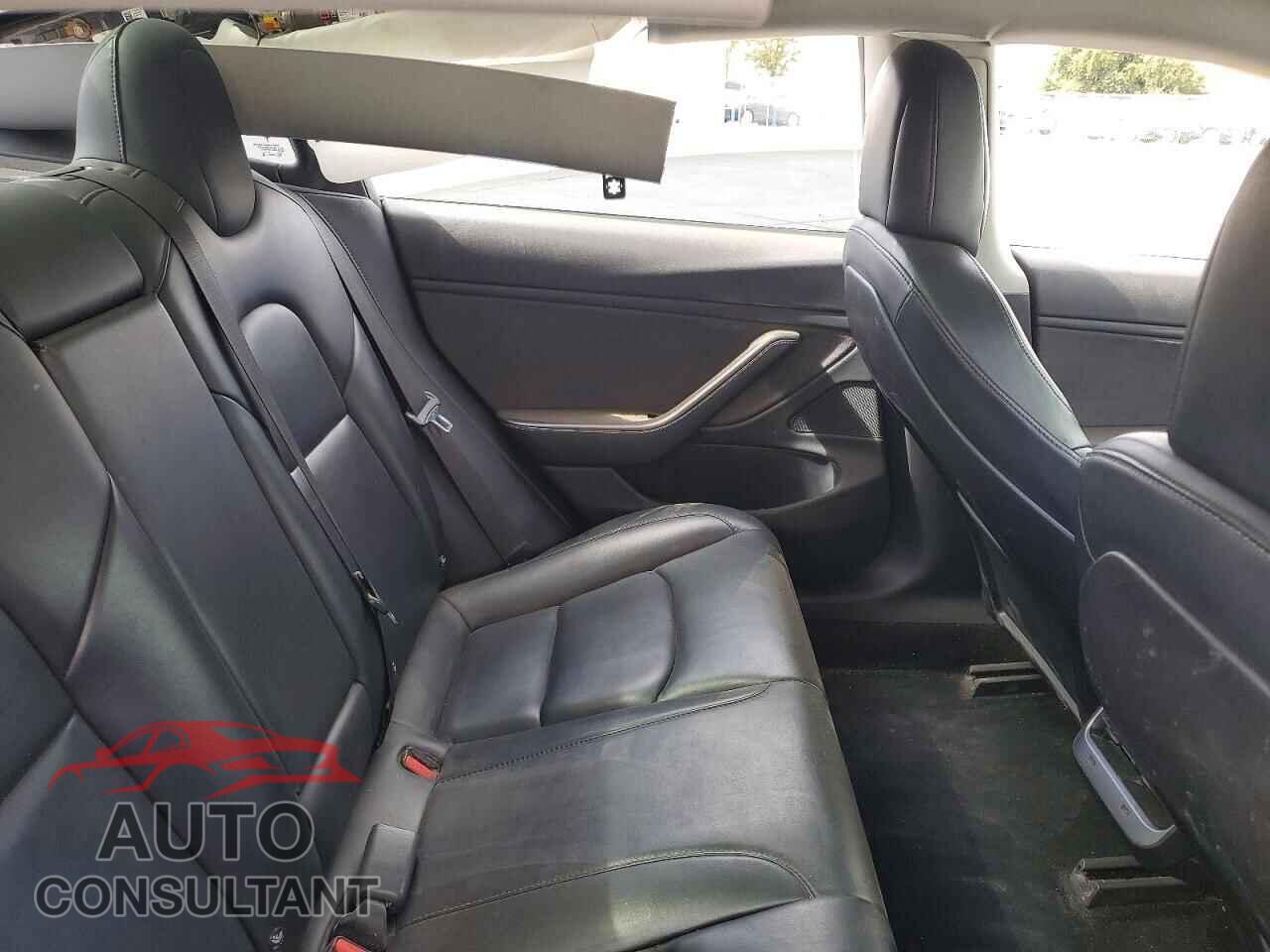 TESLA MODEL 3 2018 - 5YJ3E1EB5JF144273