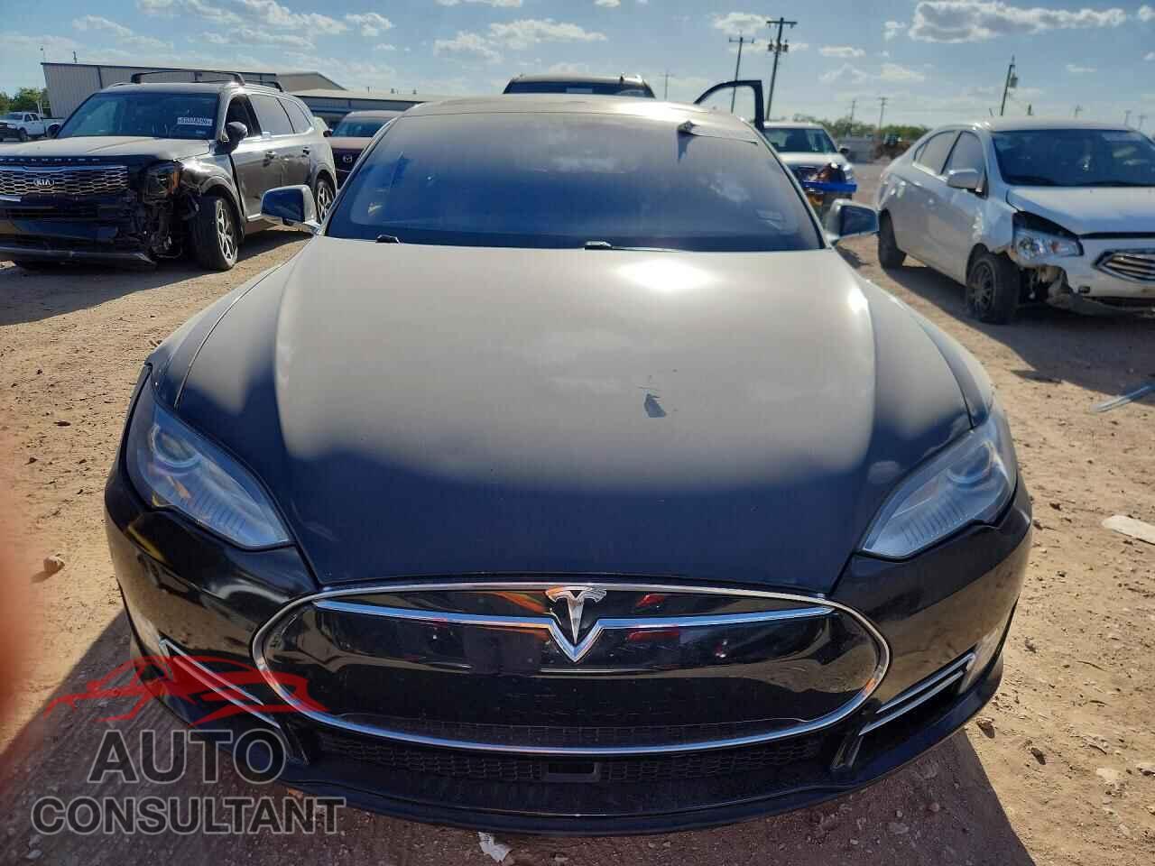 TESLA MODEL S 2013 - 5YJSA1DP2DFP11600