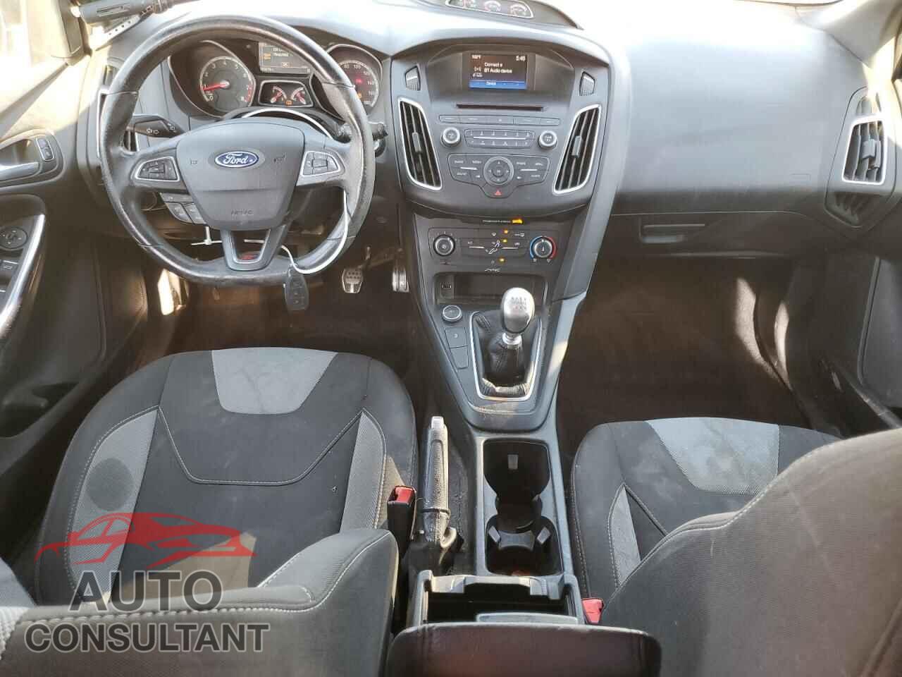 FORD FOCUS 2017 - 1FADP3L9XHL329264