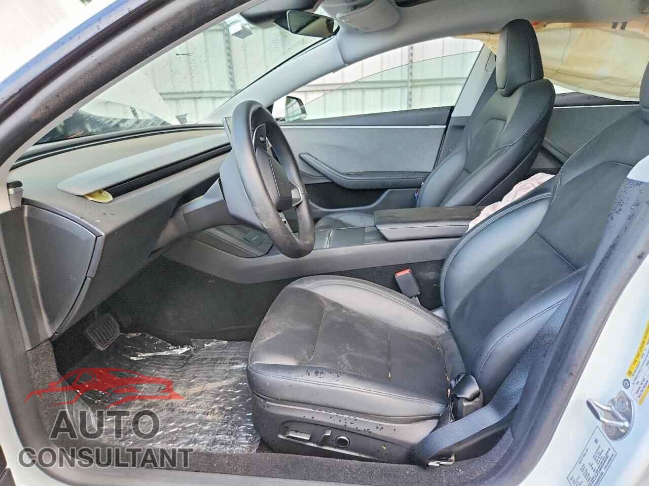 TESLA MODEL 3 2025 - 5YJ3E1EA4SF021539