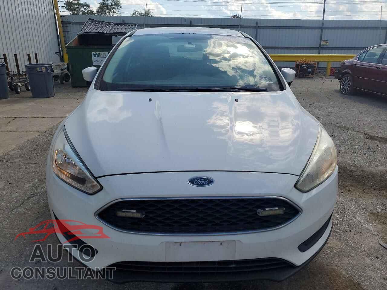 FORD FOCUS 2017 - 1FADP3K29HL247353