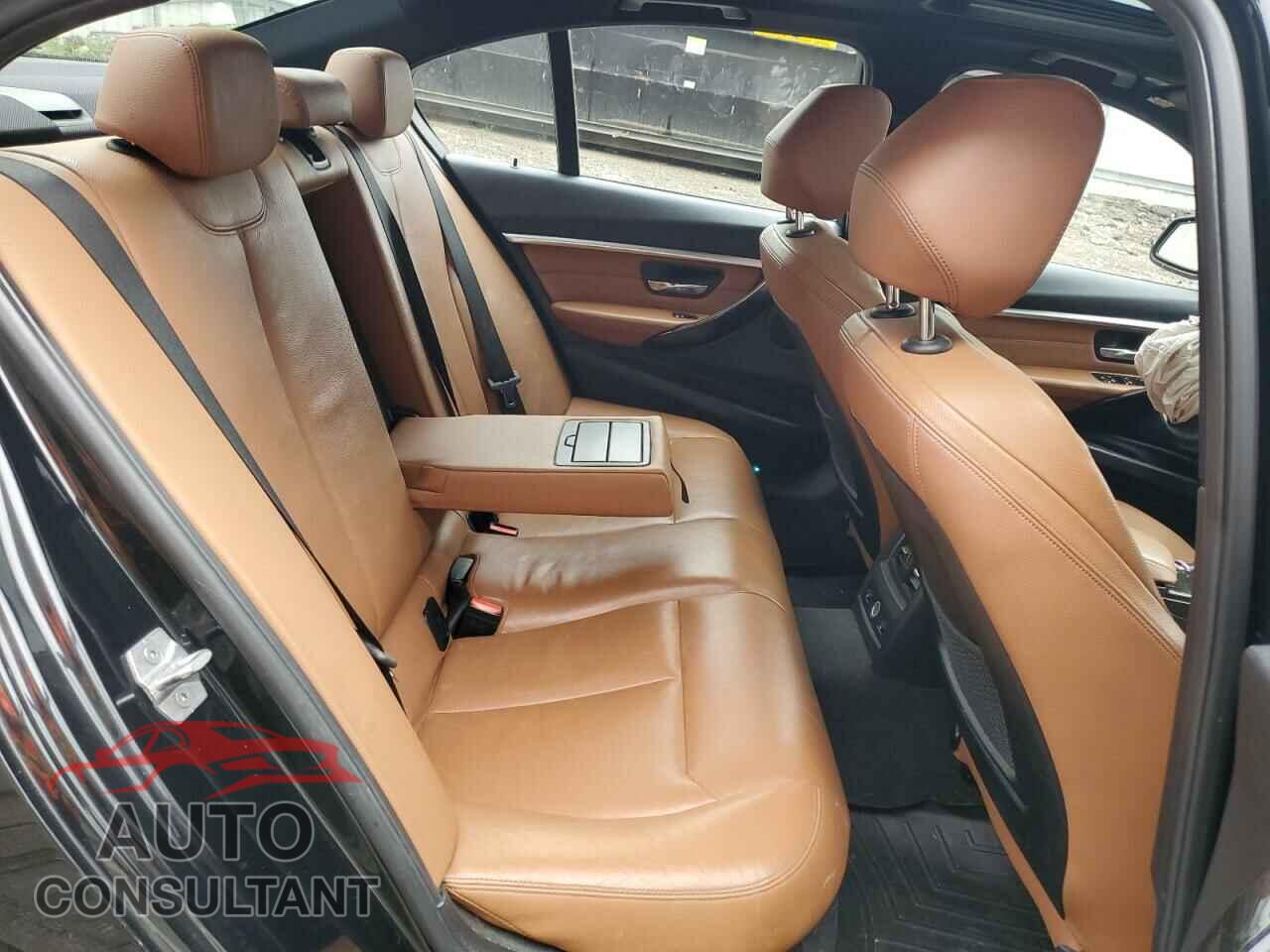 BMW 3 SERIES 2016 - WBA8E3G54GNU04470