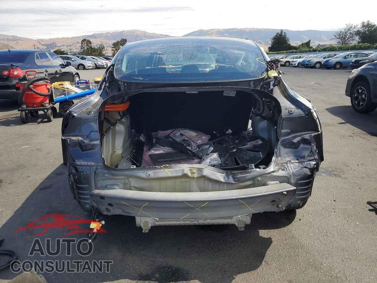 TESLA MODEL 3 2024 - 5YJ3E1EA7RF825621