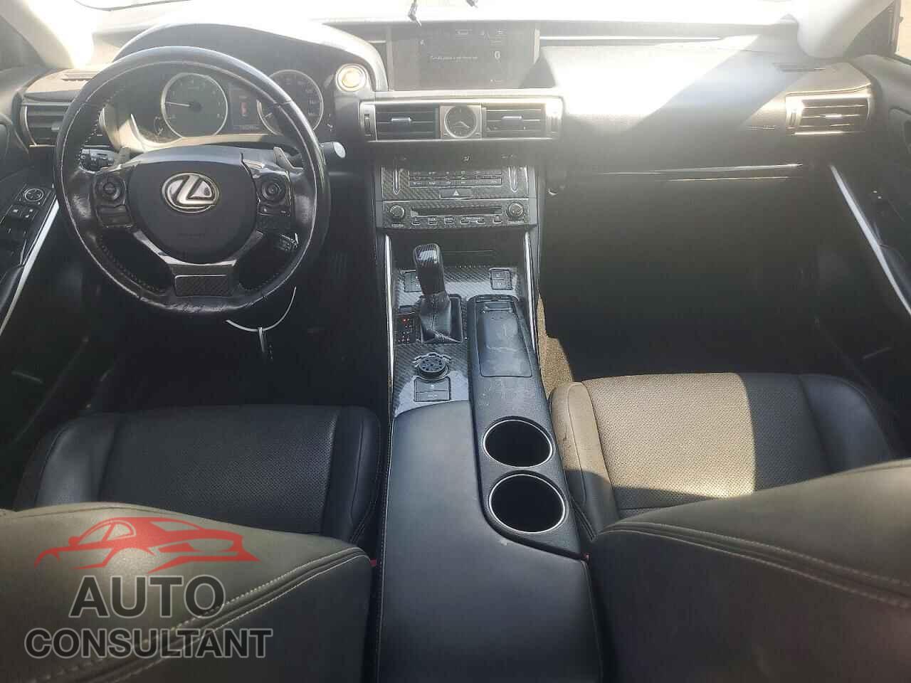 LEXUS IS 2015 - JTHCF1D23F5028849
