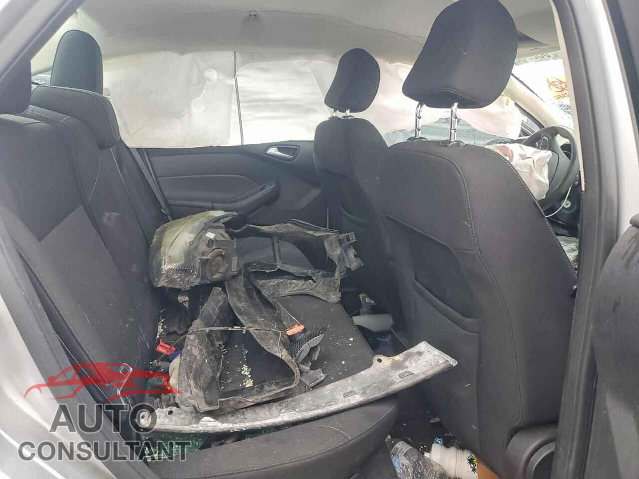 FORD FOCUS 2017 - 1FADP3F24HL201262