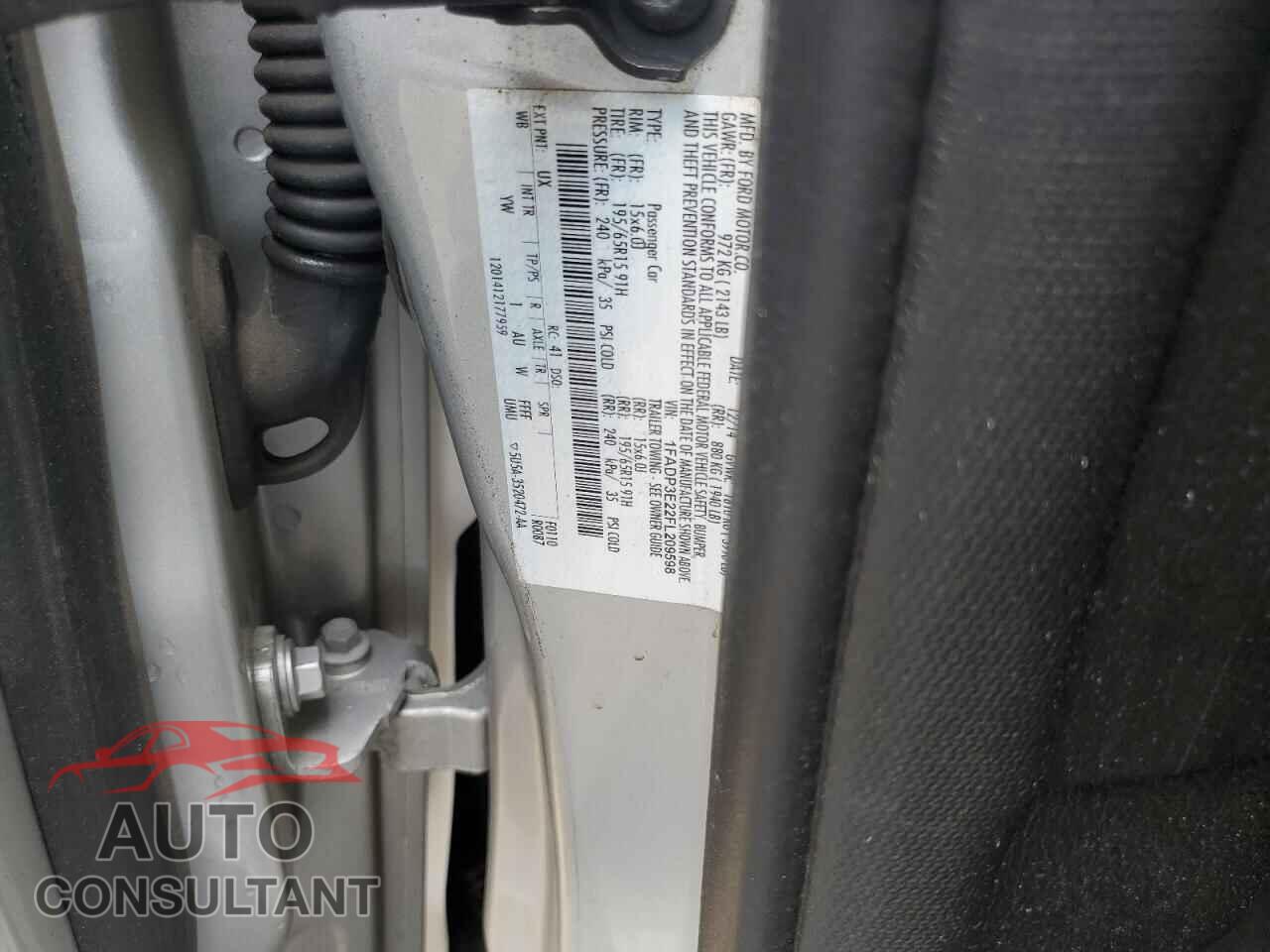 FORD FOCUS 2015 - 1FADP3E22FL209598