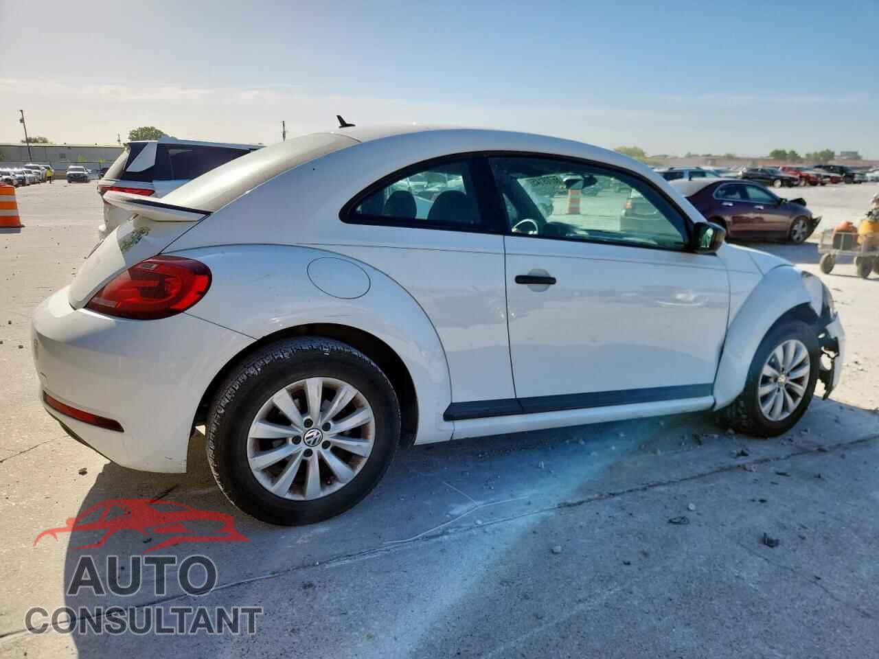 VOLKSWAGEN BEETLE 2017 - 3VWF17AT2HM603577