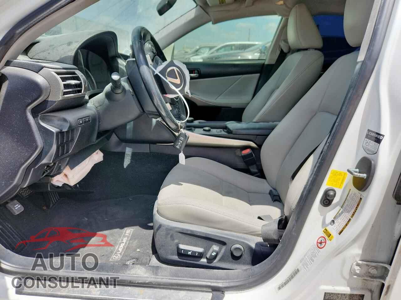LEXUS IS 2015 - JTHBF1D22F5052782
