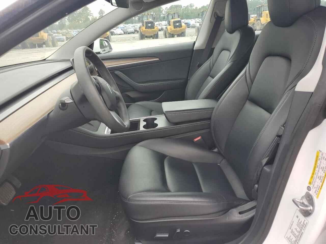 TESLA MODEL 3 2021 - 5YJ3E1EA5MF090386